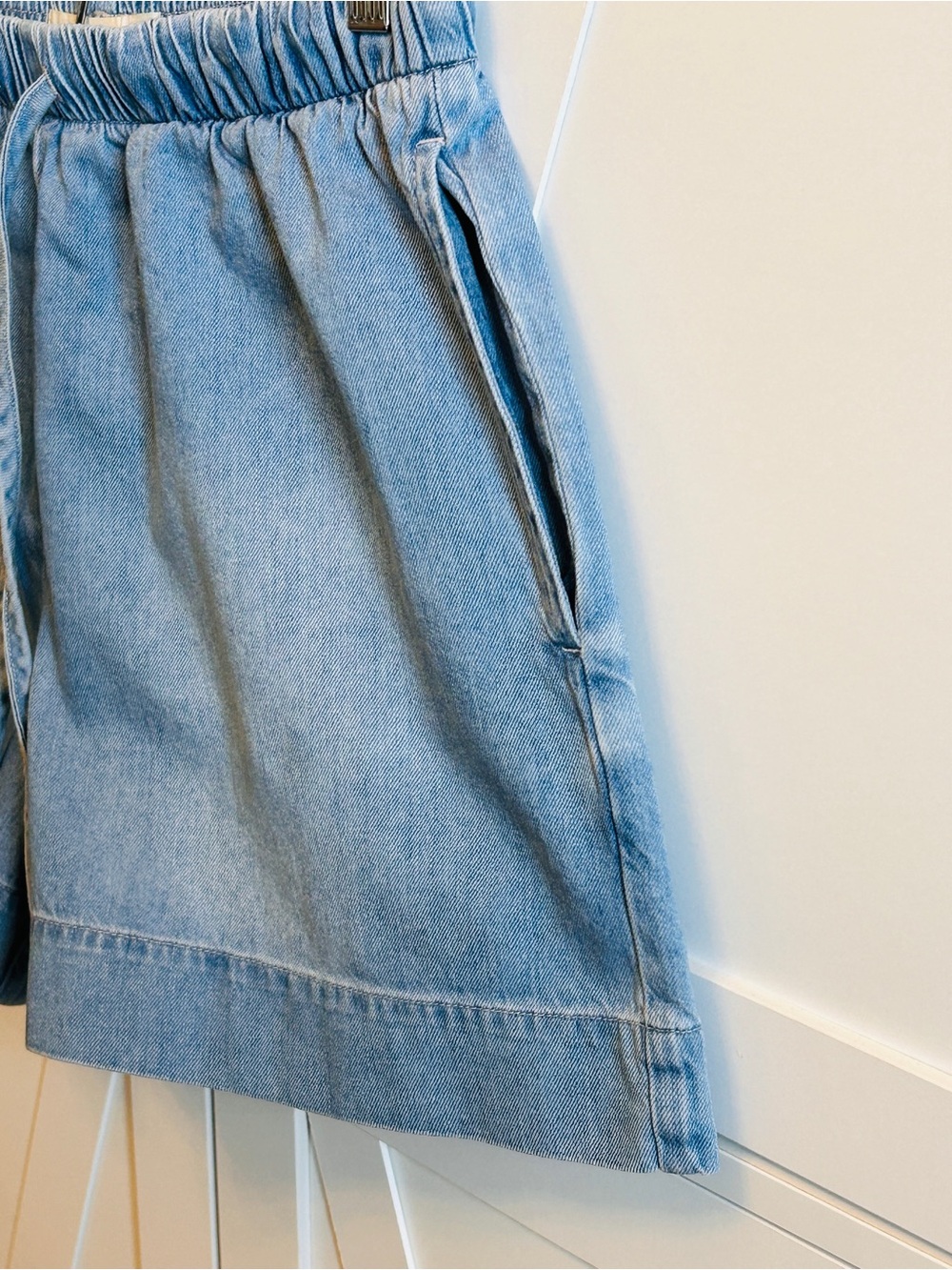 C&S by Cloth & Stone Chambray Drawstring Shorts Light Wash Blue Medium - Picture 5 of 8